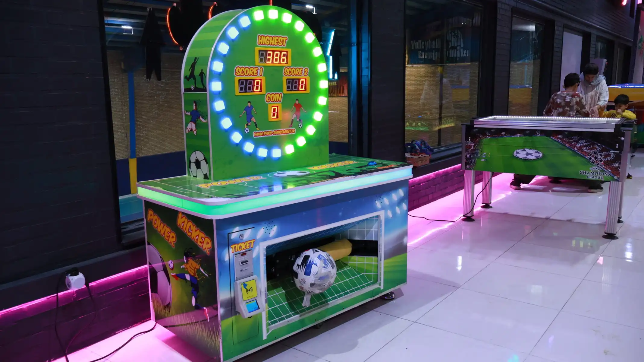 تی رکس مهاباد